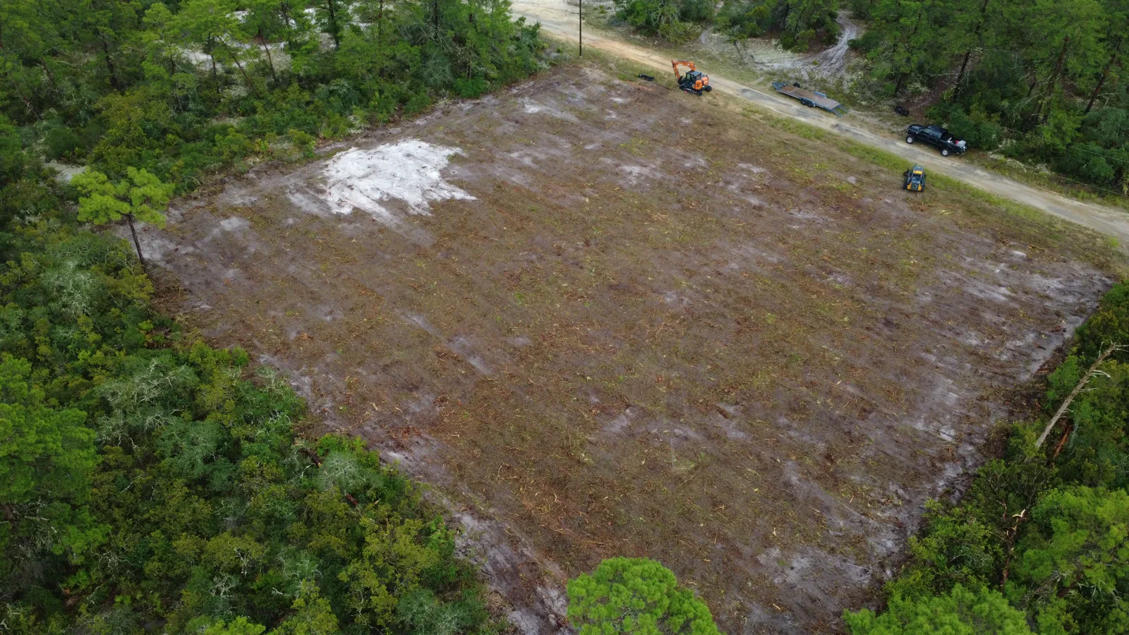 One acre lot fully cleared and graded smooth and level in Crescent City Putnam County FL